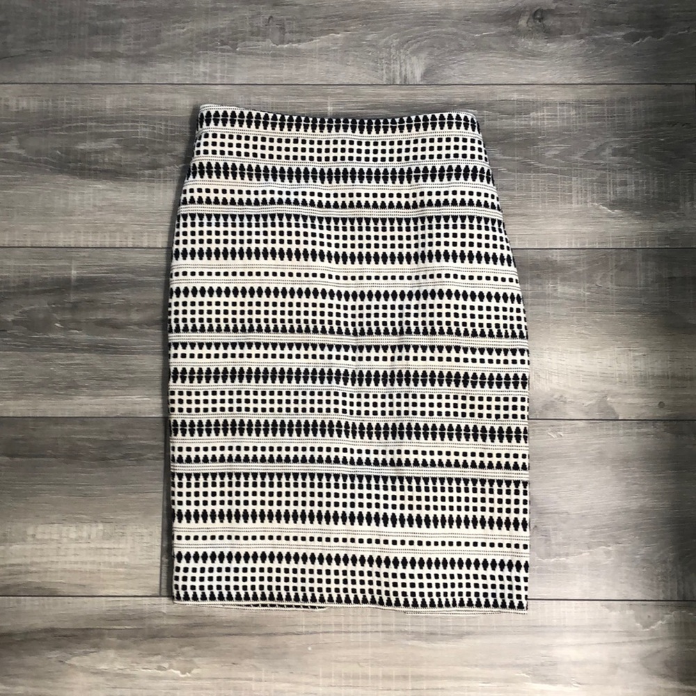 Ann Taylor loft graphic textured pencil skirt